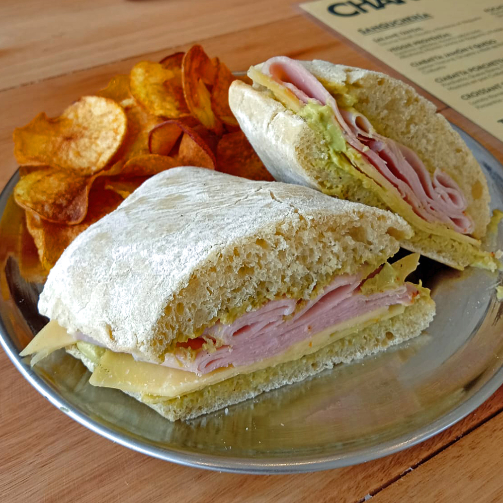 Ciabatta de jamón y queso